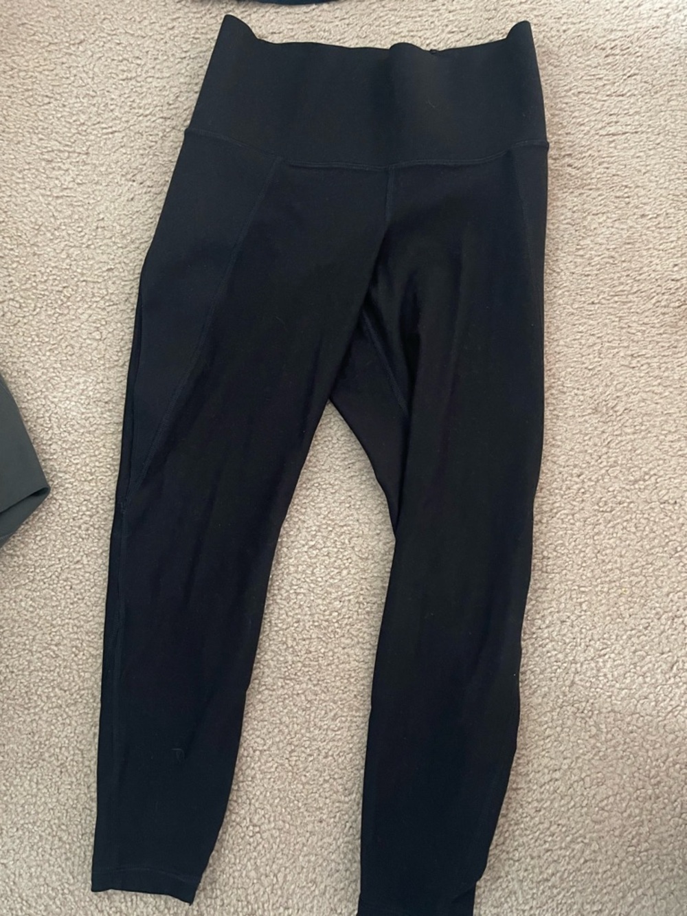 Old Navy Built-In Sculpt leggings size small petite